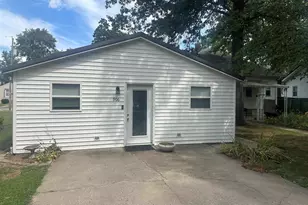 906 Belle Ave, Pinckneyville, IL 62274 - Photo 8