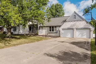 1800 Testa Dr, Marion, IL 62959 - Photo 2