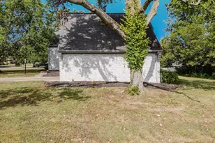 1800 Testa Dr, Marion, IL 62959 - Photo 8