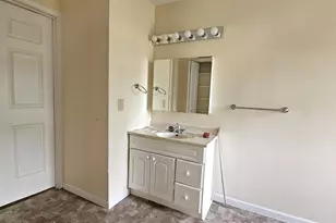 518 Fife St, Carrier Mills, IL 62917 - Photo 12