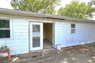 518 Fife St, Carrier Mills, IL 62917 - Photo 30