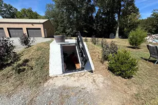 3920 Herrin Rd, Carterville, IL 62918 - Photo 32