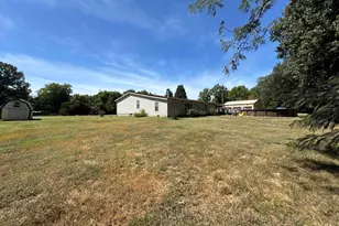 3920 Herrin Rd, Carterville, IL 62918 - Photo 2