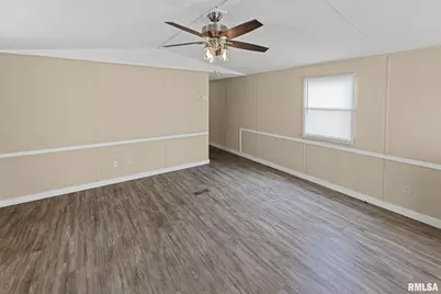 5219 US Hwy 50 Avenue, Salem, IL 62881 - Photo 12