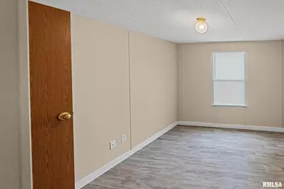 5219 US Hwy 50 Avenue, Salem, IL 62881 - Photo 18