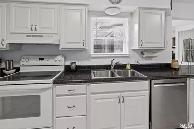 521 Marquis Avenue, Centralia, IL 62801 - Photo 22