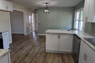 515 S 6th St, Earlville, IL 62932 - Photo 8