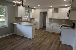 515 S 6th St, Earlville, IL 62932 - Photo 4