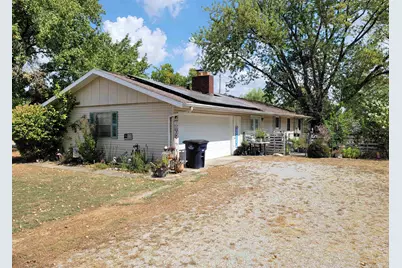 1133 W Boone Street, Salem, IL 62881 - Photo 2