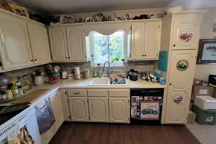 1133 W Boone St, Salem, IL 62881 - Photo 8