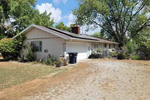 1133 W Boone St, Salem, IL 62881 - Photo 20