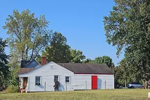 557 3rd St, Rosiclare, IL 62982 - Photo 4