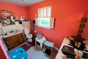 810 E 7th St, Centralia, IL 62801 - Photo 18