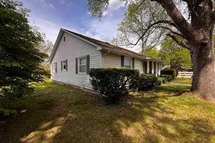 810 E 7th St, Centralia, IL 62801 - Photo 2