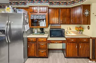 17 Crestwood Dr, Centralia, IL 62801 - Photo 12