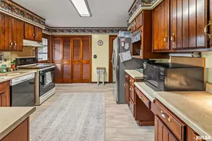 17 Crestwood Dr, Centralia, IL 62801 - Photo 14