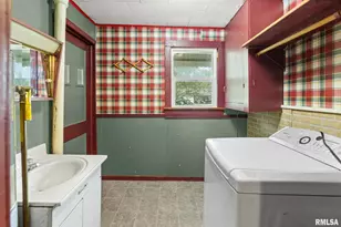 721 W Whittaker St, Salem, IL 62881 - Photo 18