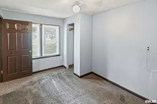 721 W Whittaker St, Salem, IL 62881 - Photo 10