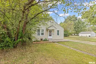 721 W Whittaker St, Salem, IL 62881 - Photo 1