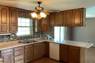 12 Hickory St, Nashville, IL 62263 - Photo 20