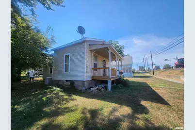 718 W Water Street, Pinckneyville, IL 62274 - Photo 2