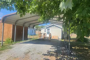 718 W Water St, Pinckneyville, IL 62274 - Photo 6