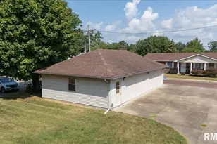 216 W Poplar St, Harrisburg, IL 62946 - Photo 56