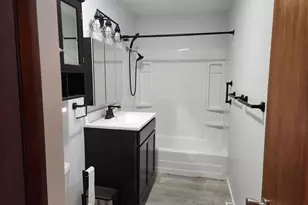 510 N Main St, Chicago, IL 62898 - Photo 22