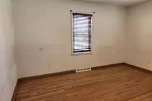 510 N Main St, Chicago, IL 62898 - Photo 14