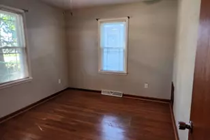 510 N Main St, Chicago, IL 62898 - Photo 12