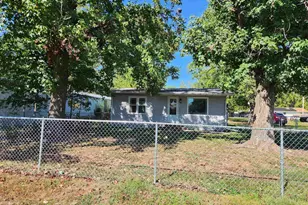 510 N Main St, Chicago, IL 62898 - Photo 28