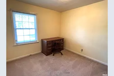 2633 S Broadway Avenue, Salem, IL 62881 - Photo 24