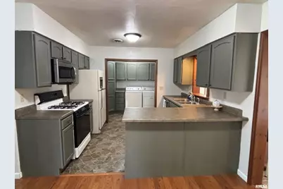 2633 S Broadway Avenue, Salem, IL 62881 - Photo 10