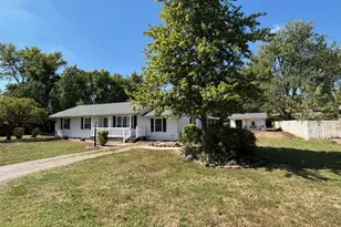 2633 S Broadway Ave, Salem, IL 62881 - Photo 2