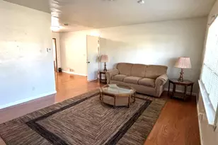 2633 S Broadway Ave, Salem, IL 62881 - Photo 8