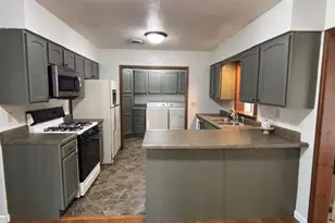 2633 S Broadway Ave, Salem, IL 62881 - Photo 12