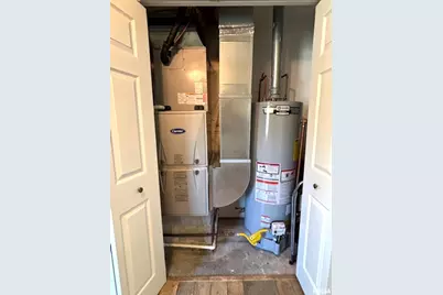 2633 S Broadway Avenue, Salem, IL 62881 - Photo 18