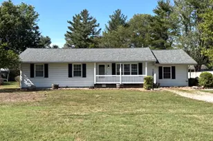 2633 S Broadway Ave, Salem, IL 62881 - Photo 1