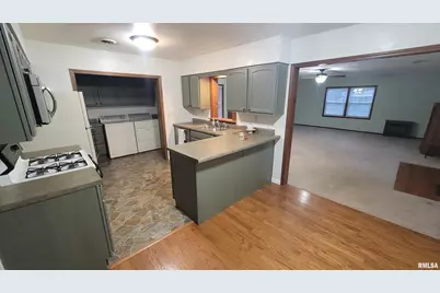 2633 S Broadway Avenue, Salem, IL 62881 - Photo 28