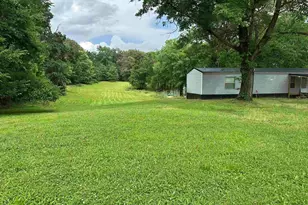 615 Liberty Rd, Harrisburg, IL 62946 - Photo 2