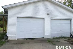 205 W Washington St, CarrierMls, IL 62917 - Photo 4