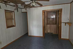 1105 Organ St, Eldorado, IL 62930 - Photo 8