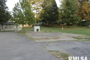 731 Bohn St, Rosiclare, IL 62982 - Photo 28