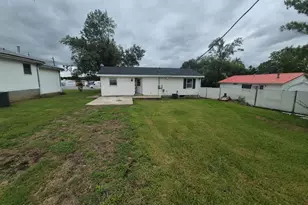802 Dillard St, Eldorado, IL 62930 - Photo 26