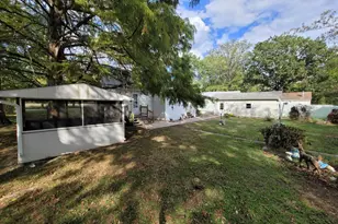 405 St Clair St, Odin, IL 62870 - Photo 32