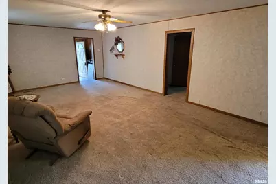 405 Saint Clair Street, Odin, IL 62870 - Photo 10