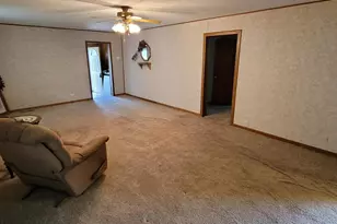 405 St Clair St, Odin, IL 62870 - Photo 10