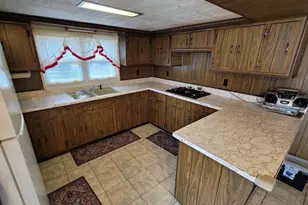 405 St Clair St, Odin, IL 62870 - Photo 4