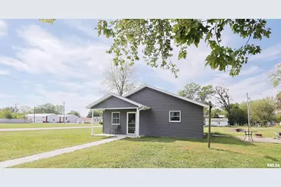 101 N Railroad Street, Patoka, IL 62875 - Photo 2