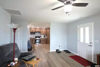 101 N Railroad Street, Patoka, IL 62875 - Photo 6